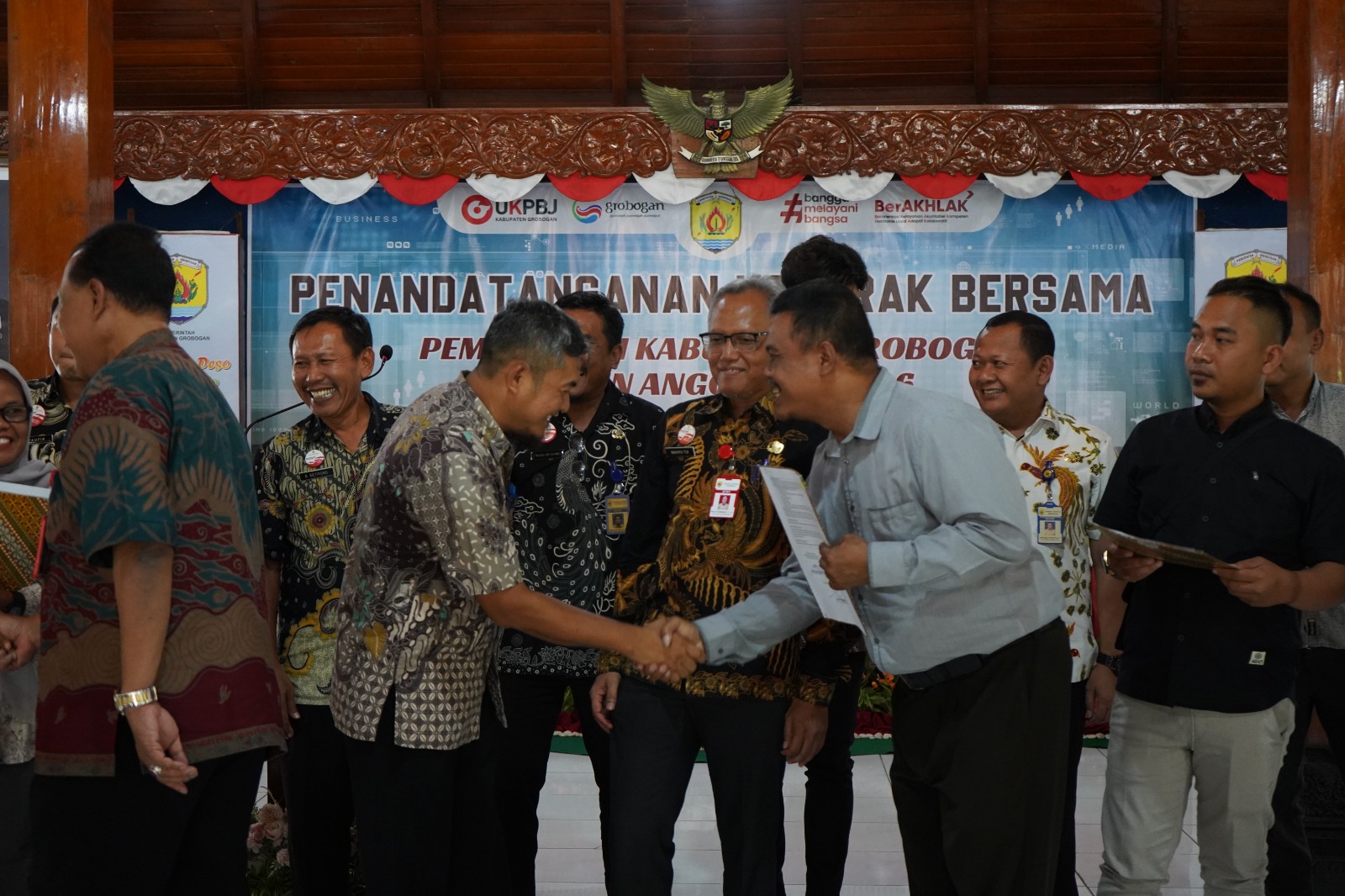 Pemkab Grobogan melakukan kontrak dini untuk melakukan pembangunan.