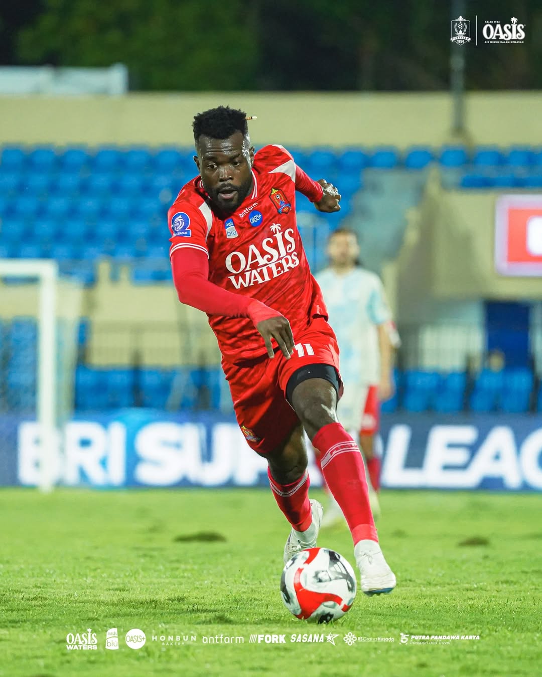 MUSUH BERAT: Striker Persijap Sudi Abdalla bakal beradu cepat dengan pemain sayap Persija Maxwell pada laga di Stadion Utama Gelora Bung Karno (SUGBK).