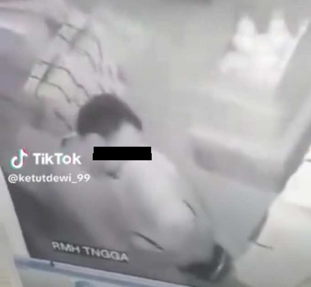 Diduga oknum RSUD di Kudus berbuat m*sum tertangkap CCTV.