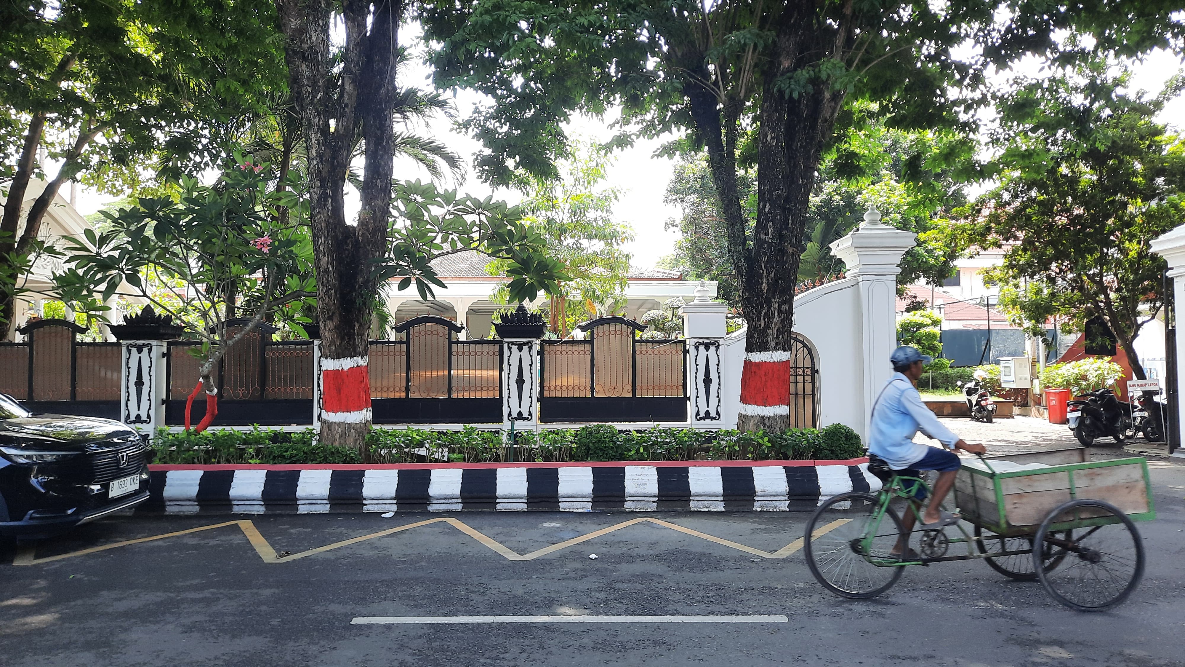 NOTO KUTHO: Sejumlah titik trotoar yang akan dilakukan perbaikan.