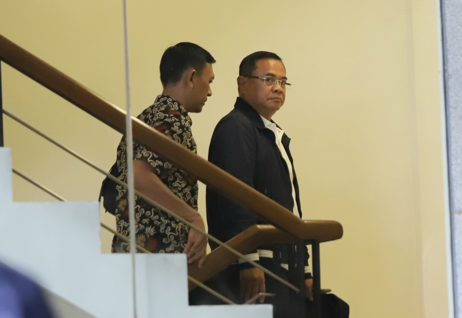 Bupati Pati, Sudewo tiba di gedung KPK usai terjaring dalam Operasi Tangkap Tangan KPK, Jakarta, Selasa (20/1/2026). (Dery Ridwansah/ JawaPos.com)