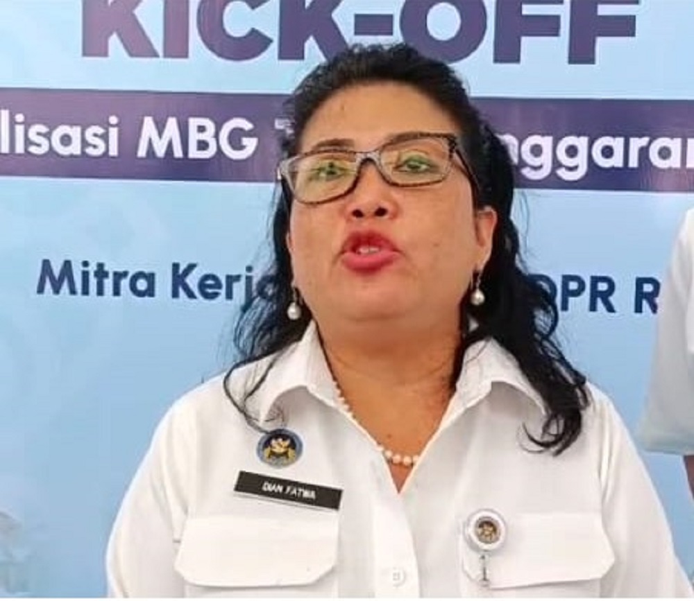 PAPARAN PROGRAM: Tenaga Ahli Wakil Kepala BGN Bidang Investigasi, Komunikasi, dan Media Sosial, Dian Islamiati Fatwa, menjelaskan kebijakan MBG. (SIROJUL MUNIR/RADAR PATI)