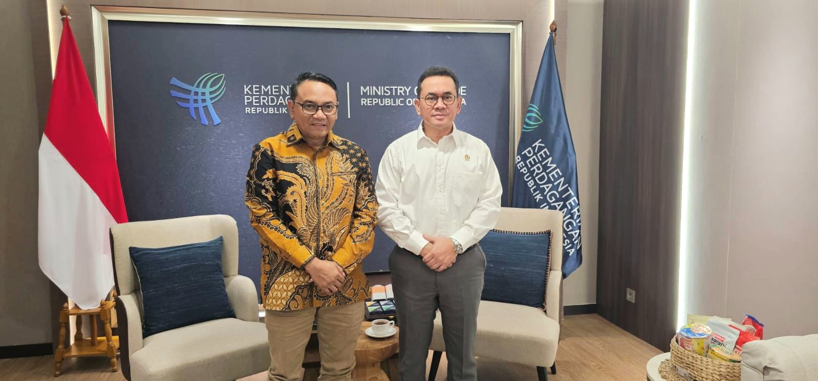 Plt Bupati Pati, Risma Ardhi Chandra saat bersilaturahmi ke Menteri Perdagangan RI, Budi Santoso. (HUMAS PATI)