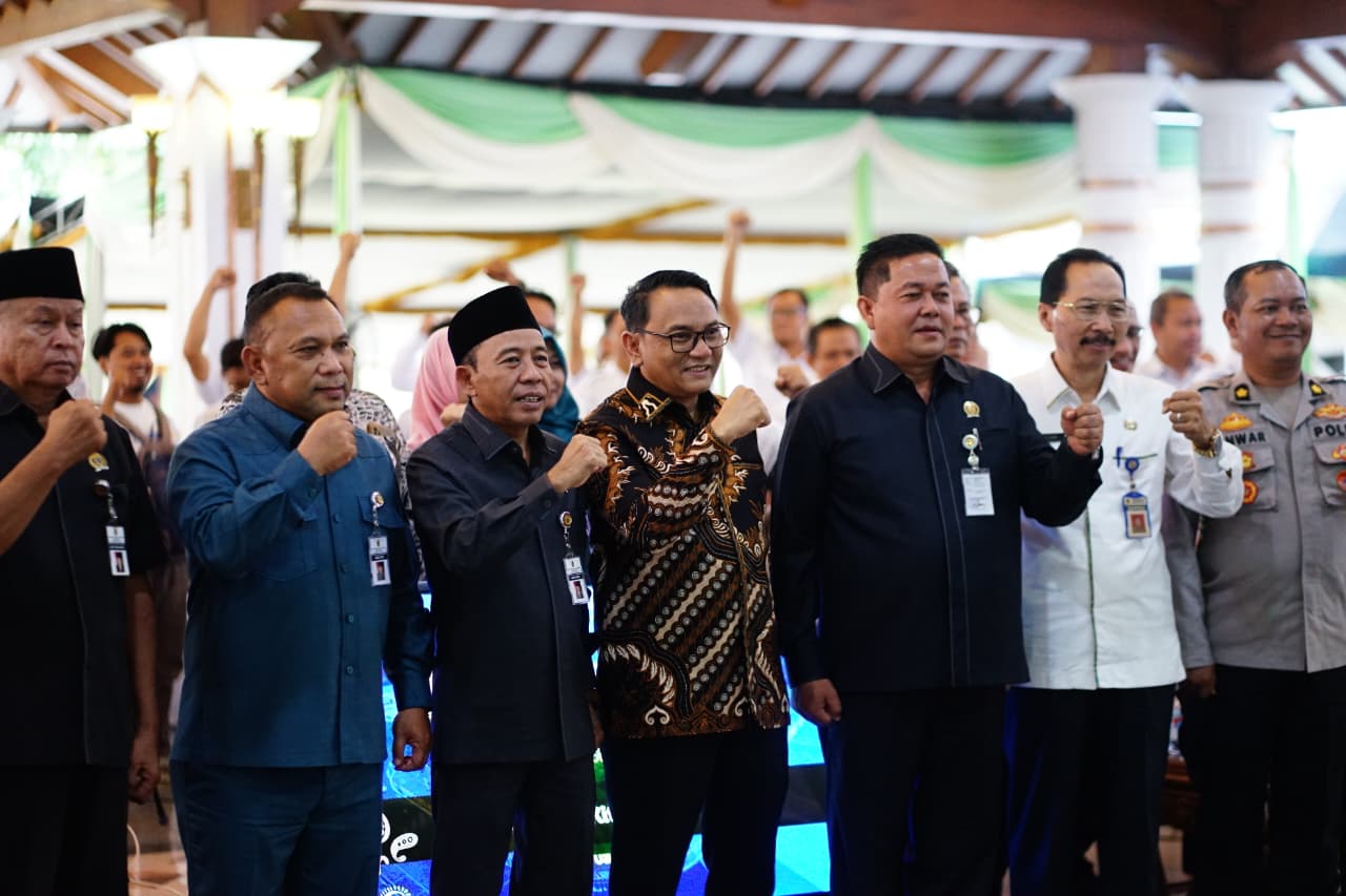 KOMPAK : Plt Bupati Pati Risma Ardhi Chandra bersama pimpinan DPRD Pati dalam forum konsultasi publik RKPD 2027. (HUMAS PATI)