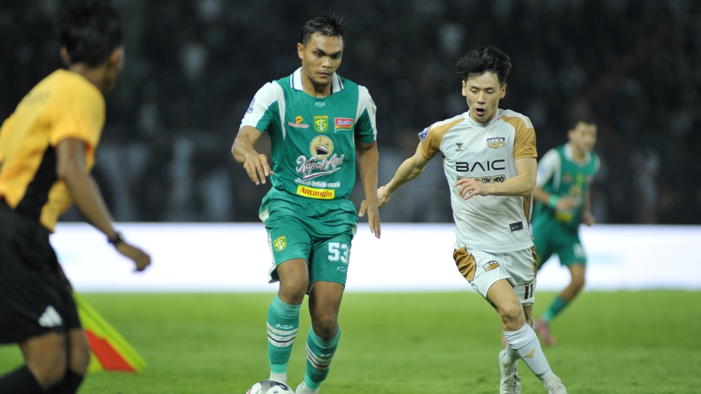 Persebaya Surabaya vs Bhayangkara FC. (foto : ILeague)
