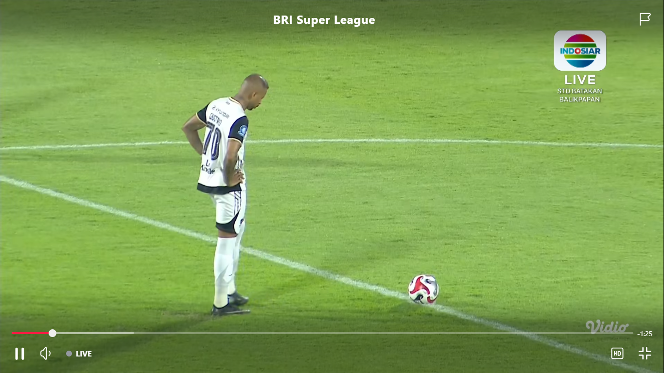 Kick off Bali United vs Persija Jakarta.