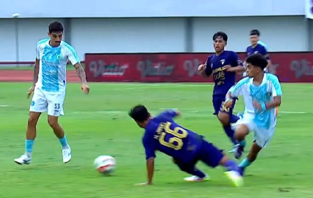 Persita Tangerang vs PSBS Biak