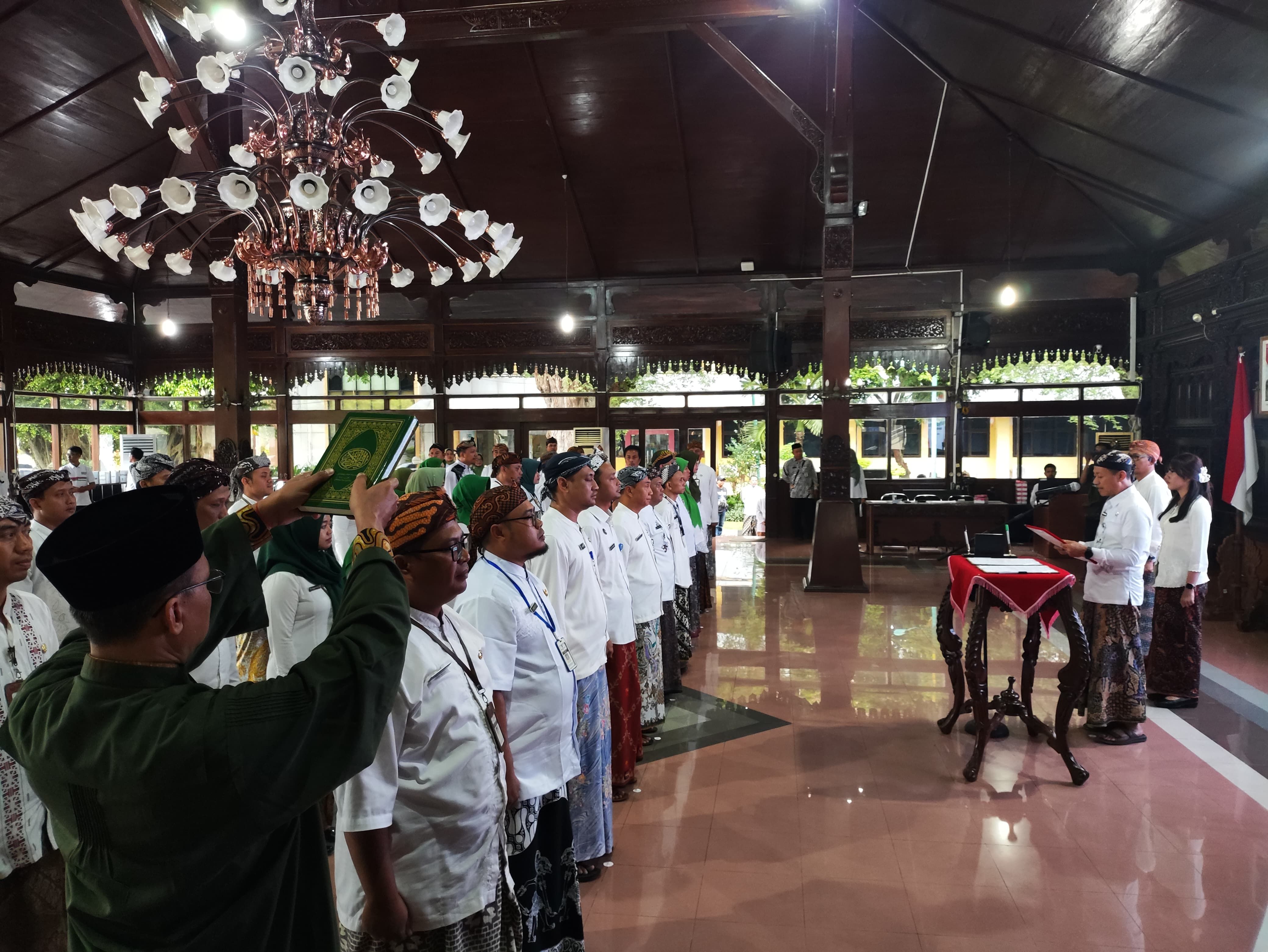 Pelantikan pejabat di Kudus.