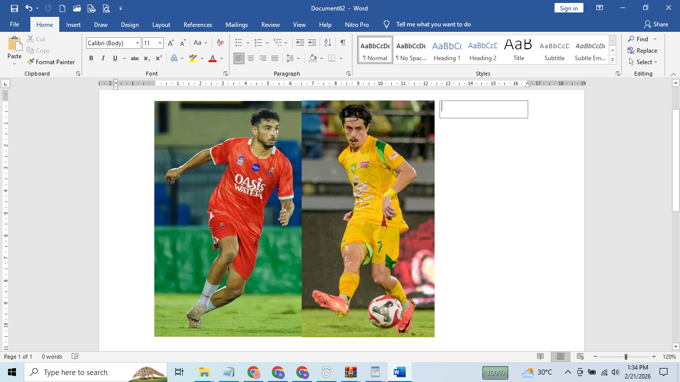 Pemain Persijap Diogo Brito (kiri). Pemain Persebaya Fransisco Rivera (kanan).