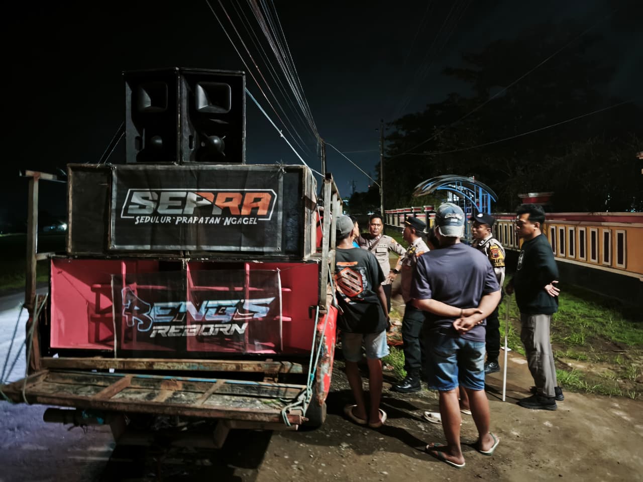 Polsek Tayu mengamankan mobil yang bermuatan sound system yang digunakan untuk membangunkan orang sahur yang dinilai meresahkan. (DOK POLSEK TAYU)
