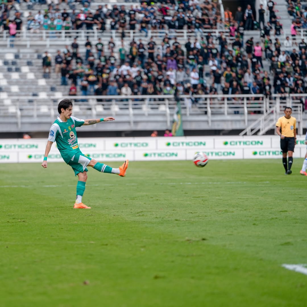 Pemain Persebaya Surabaya Fransisco Rivera