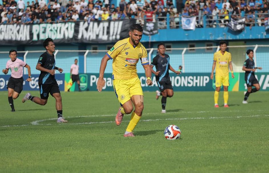 Striker maut Persiku Igor Costa cetak gol
