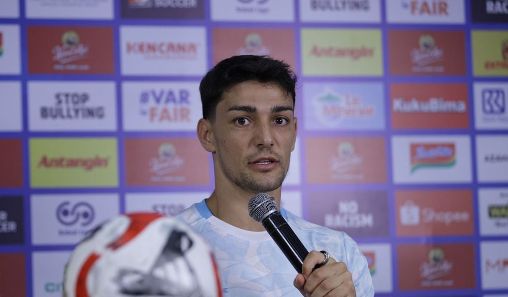 Bek tangguh Persib Bandung Federico Barba