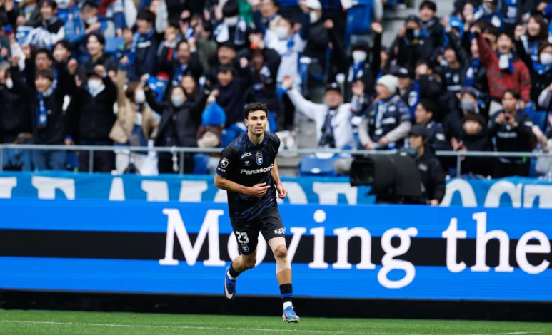 Deniz K. Hümmet pemain asing Gamba Osaka