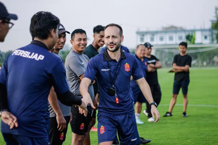 Pelatih Persijap Jepara Mario Lemos