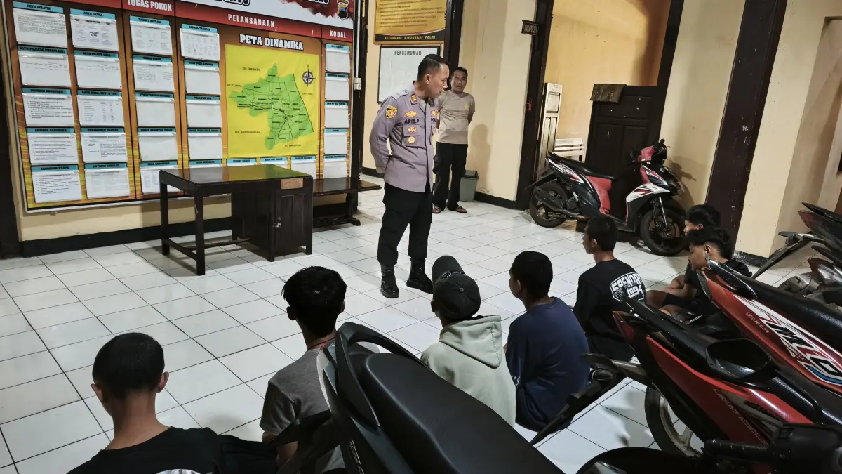 DIAMANKAN: Polsek Tayu menangkap pemuda-pemuda rese di wilayahnya tadi pagi. (HUMASRESTA PATI UNTUK RADAR PATI)