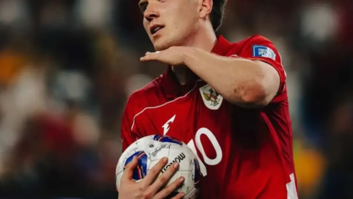 Penyerang timnas Indonesia Ole Romeny cetak gol.