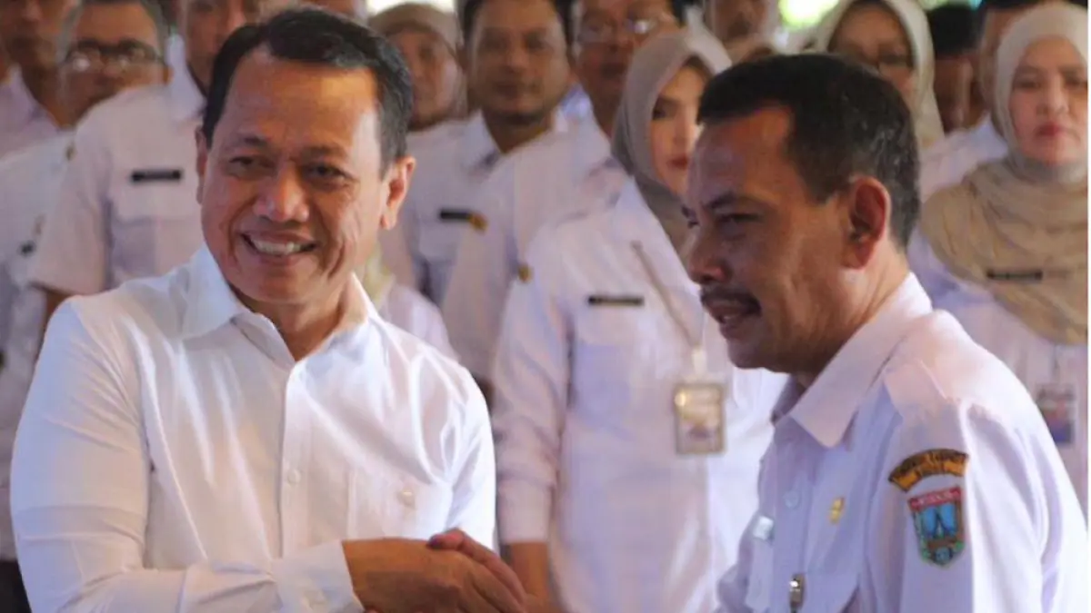 Bupati Kudus Sam’ani Intakoris didampingi Wakil Bupati Bellinda Birton melantik Eko Djumartono sebagai Sekretaris Daerah Kabupaten Kudus di Pendapa Kabupaten Kudus, Rabu (1/4/2026). (PEMKAB KUDUS UNTUK RADAR PATI)