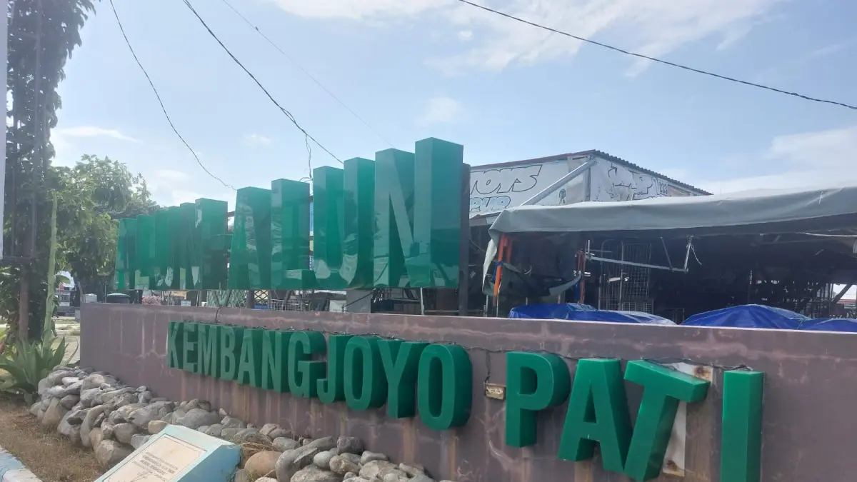 Sentra PKL Alun-alun Kembang Joyo Pati dikeluhkan pedagang karena sepi pengunjung.