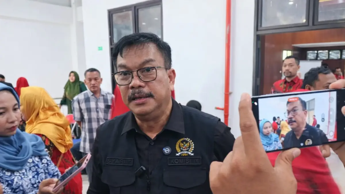 KUNJUNGAN: Anggota Komisi IX DPR RI Edy Wuryanto saat menghadiri halalbihalal Apmiso di BLK Grobogan.