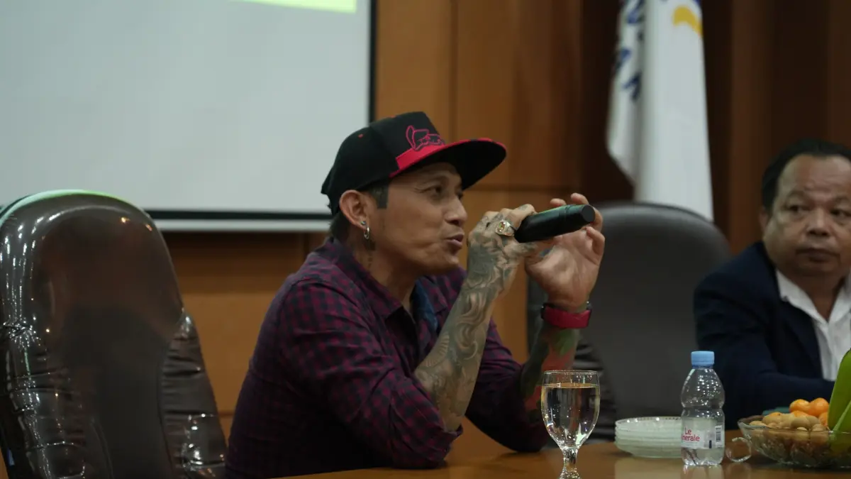 Kades Hoho memberikan kuliah umum di Universitas Muria Kudus belum lama ini.