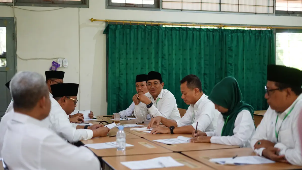 
TES: Calon ketua Dewan Pengurus Cabang (DPC) kabupaten/kota mengikuti UKK tahap I di kompleks UNNES, Minggu (26/4). (DPW PKB UNTUK RADAR PATI)
