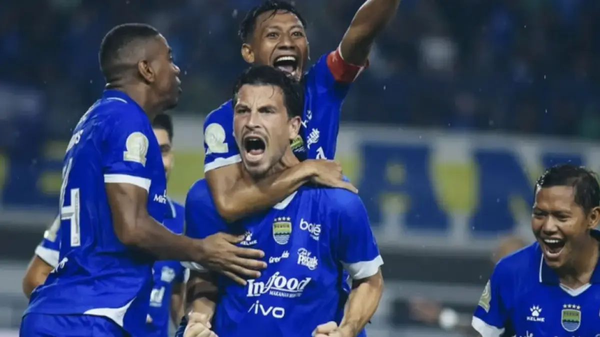 Thom Haye gelandang Persib Bandung.