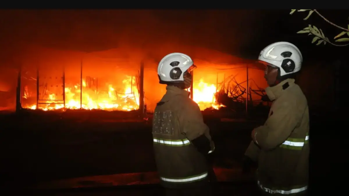 Pasar Kanjengan yang berlokasi di Kauman, Kecamatan Semarang Tengah kebakar, Rabu (29/4/2026) sekitar pukul 22.30. (JPR)
