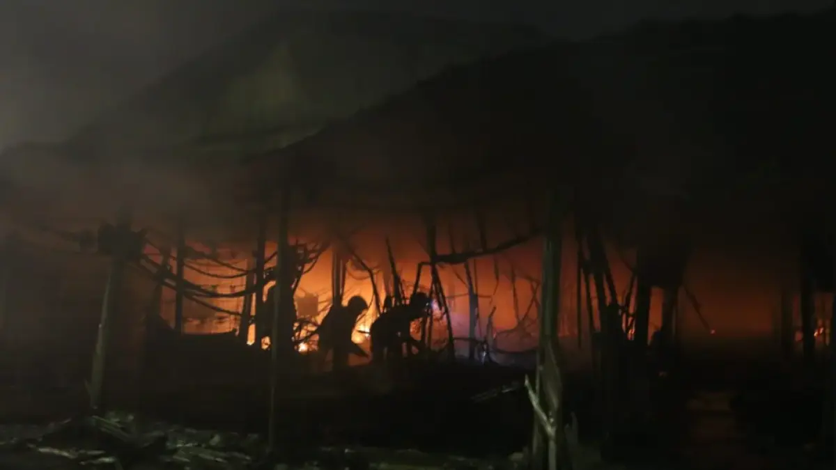 Pasar Kanjengan yang berlokasi di Kauman, Kecamatan Semarang Tengah kebakar, Rabu (29/4/2026) sekitar pukul 22.30. (JPR)