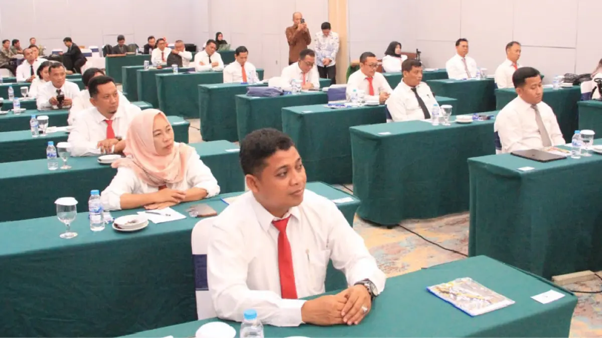Sejumlah peserta mengikuti seleksi jabatan tinggi pratama Pemkab Rembang. (WISNU AJI/RADAR PATI)