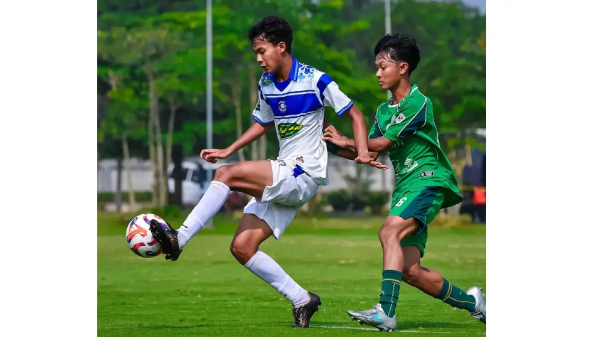
MAKSIMALKAN: Striker EPA Persiku Bagus Pradana tampil di ajang EPA Pegadian Championship U-19. (EPA PERSIKU UNTUK RADAR PATI)