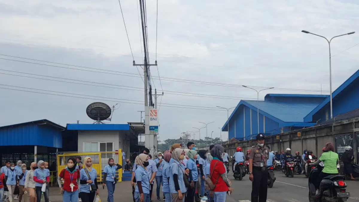 Karyawan PT HWI Jepara. (FIKRI T/RADAR PATI)