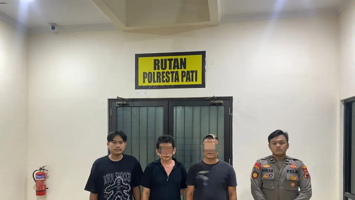  DIAMANKAN: Terduga pelaku penipuan bermodus agar bisa sekolah di Akpol diamankan di Mapolresta Pati. (HUMASRESTA PATI UNTUK RADAR PAT)