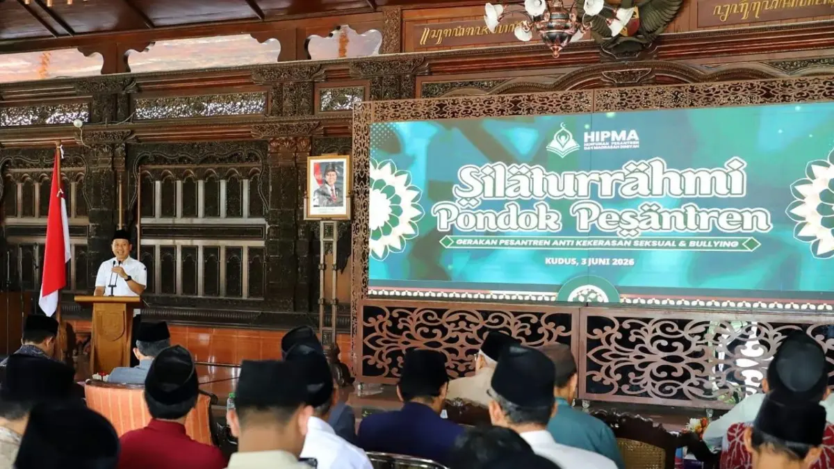 
SAMBUTAN: Bupati Kudus Sam’ani Intakoris memberikan sambutan kepada seluruh peserta yang hadir di Pendapa Kabupaten Kudus, Rabu (3/6). (DINAS KOMINFO KUDUS UNTUK RADAR PATI)