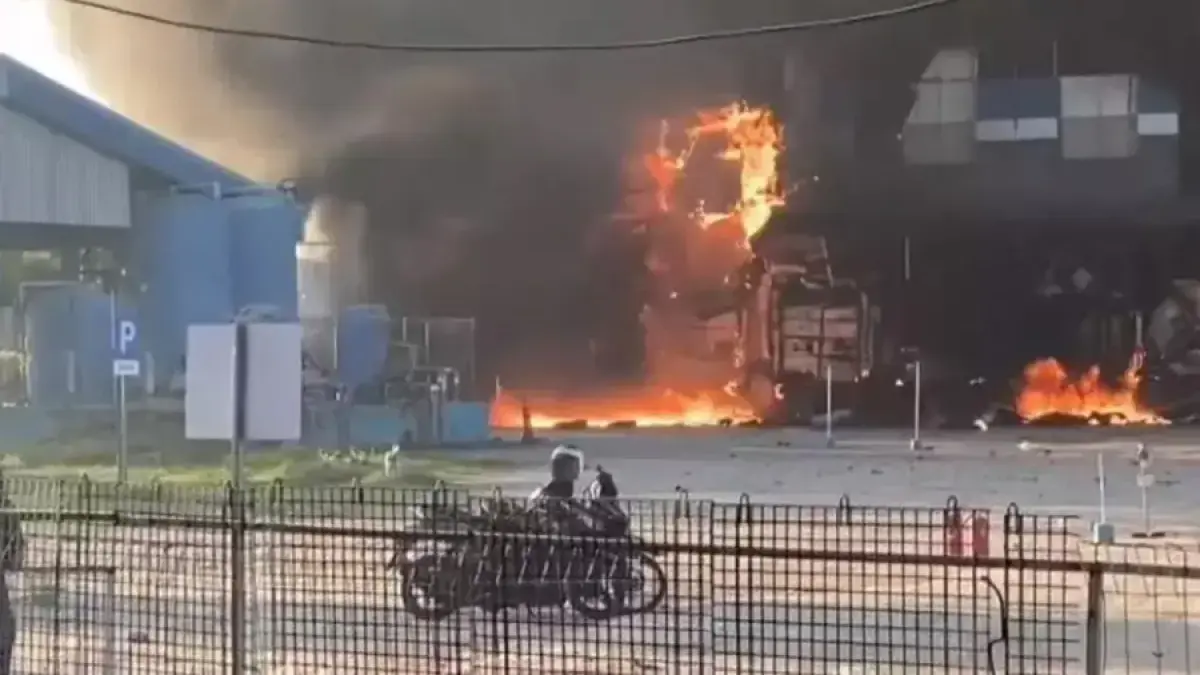 Pabrik pengolahan ikan PT Dua Putra Makmur di Pati dilalap si jago merah&nbsp;
