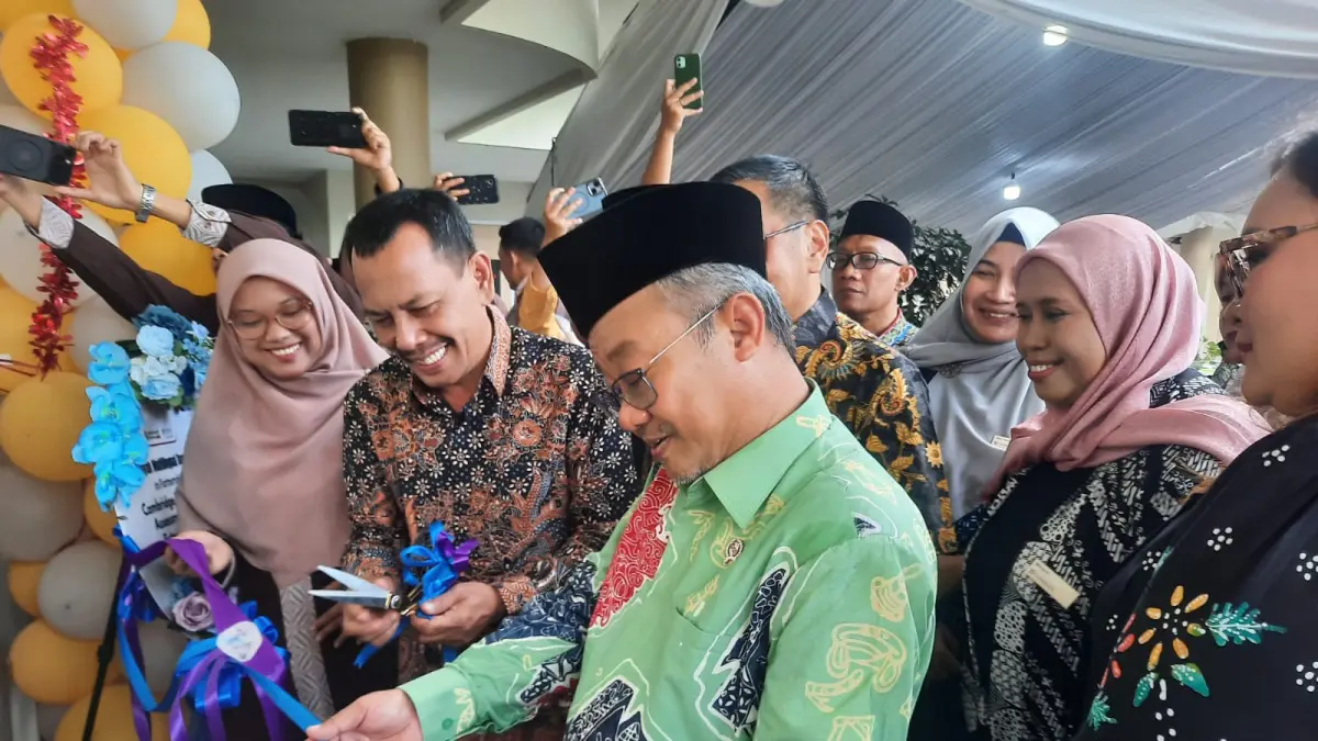 
PERESMIAN: Mendikdasmen Abdul Mu
