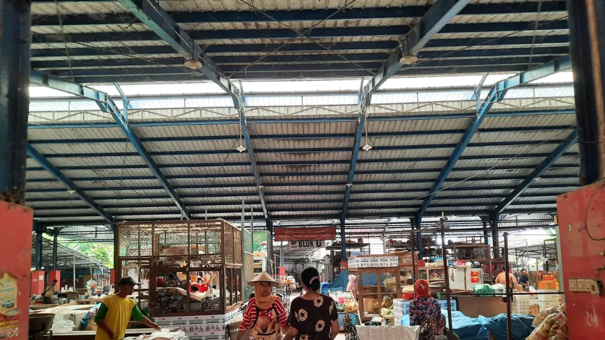 AKTIVITAS EKONOMI: Kondisi salah satu pasar di Kabupaten Grobogan yang akan diterapkan retribusi.