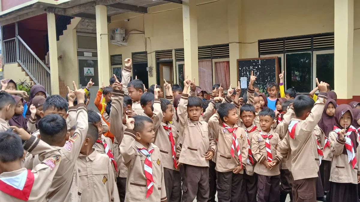 Sejumlah siswa SD di Jepara. (FIKRI T/RADAR PATI)