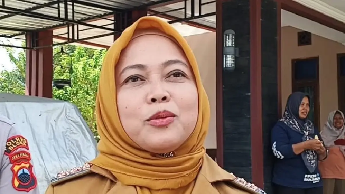

Camat Banjarejo Heksa Wismaningsih. (ARIF FAKHRIAN KHALIM/RADAR PATI)
