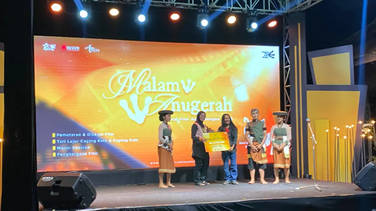 MOMEN PUNCAK: Pemberian penghargaan kepada peserta atau sineas yang memenangkan ajang FFAB 2026. (FFAB UNTUK RADAR PATI)