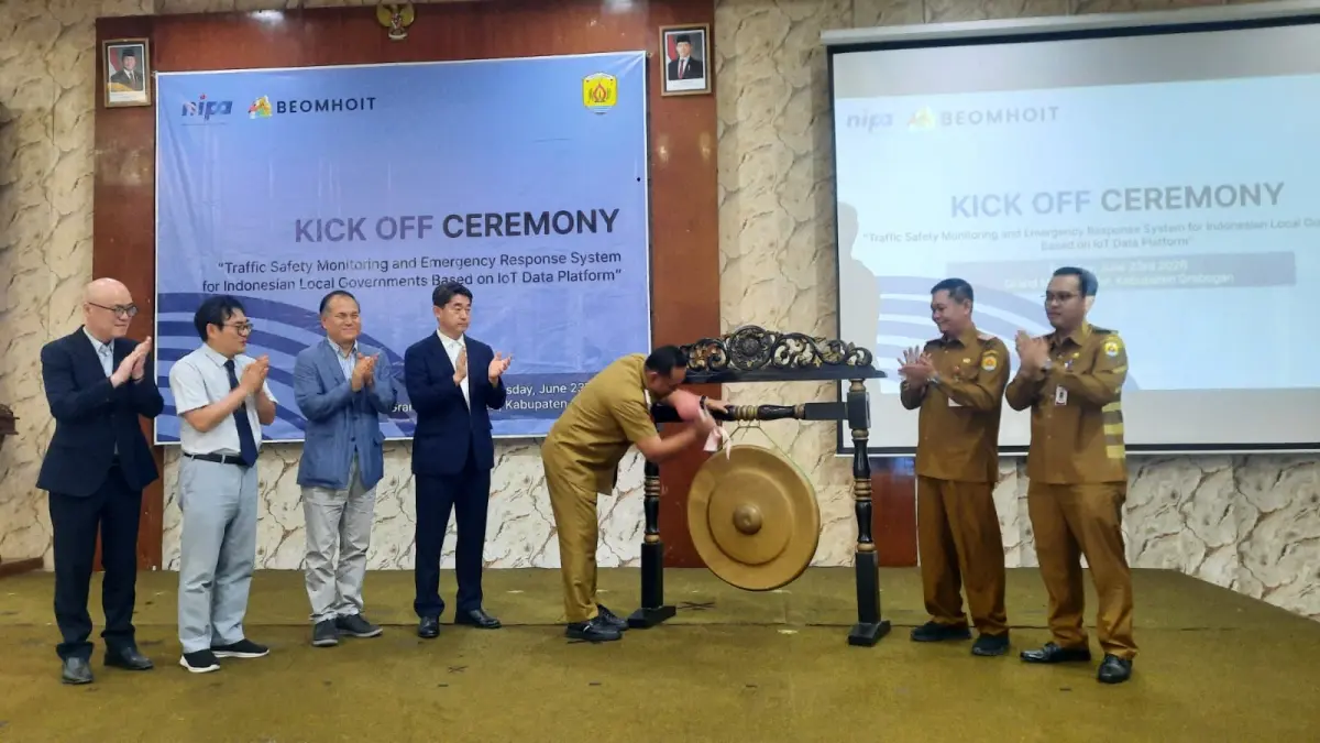 KICK OFF CEREMONY: Bupati Grobogan Setyo Hadi bersama National IT Industry Promotion Agency (NIPA) Republik Korea dan perusahaan teknologi PT Beomho Korea saat kick off ceremony.
