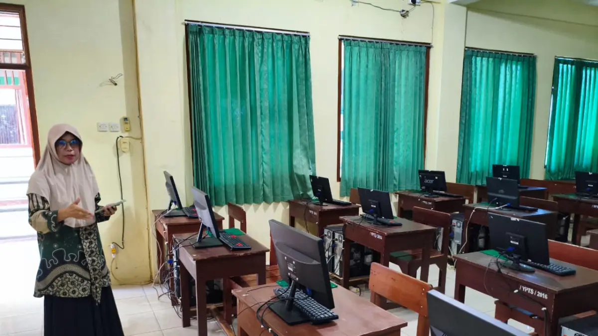 Program Sekolah Kemitraan melalui jalur afirmasi yang digagas Pemerintah Provinsi Jawa Tengah memberikan kesempatan bagi siswa dari keluarga kurang mampu. (ACHMAD ULIL/RADAR PATI)
