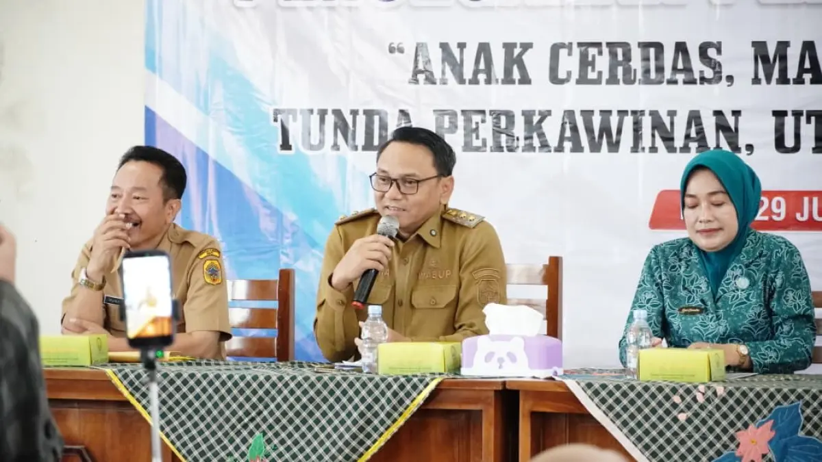 
Plt Bupati Pati Risma Ardhi Chandra memberikan perhatian lebih terhadap kasus perkawinan anak. (HUMAS PATI UNTUK RADAR PATI)