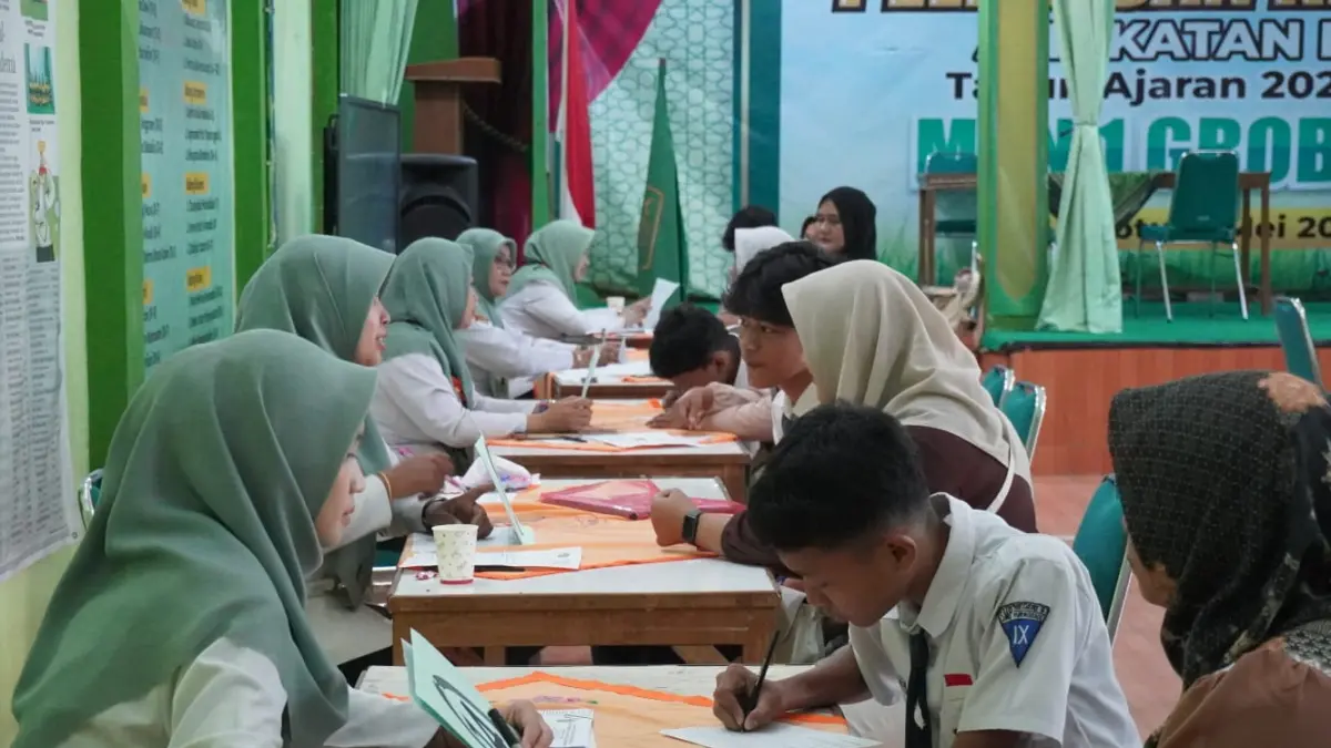 GELOMBANG 2: PMB MAN 1 Grobogan yang diminati ratusan pelajar.