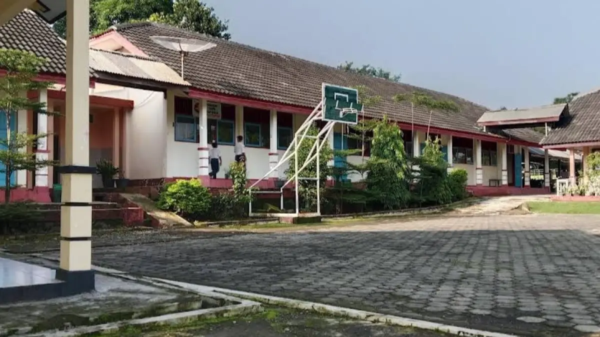 
SEPI: SMPN 2 Keling hanya mendapatkan 11 siswa pada SPMB 2026. (FIKRI THOHARUDIN/RADAR PATI) 
