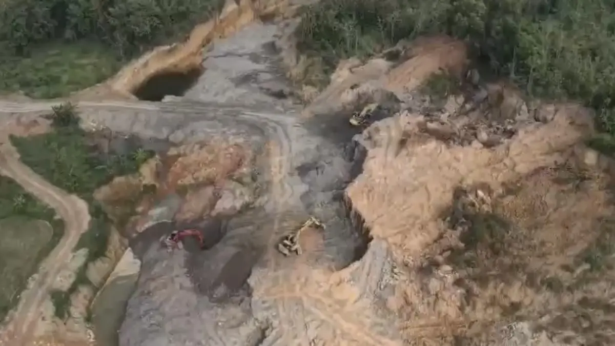 

KONDISI LAHAN - Ilustrasi wilayah lahan sengketa yang dilaporkan di wilayah Desa Sendangharjo, Kecamatan Blora, Kabupaten Blora dari tangkapan layar rekaman video drone. (ERICO SETIAWAN UNTUK RADAR PATI)

