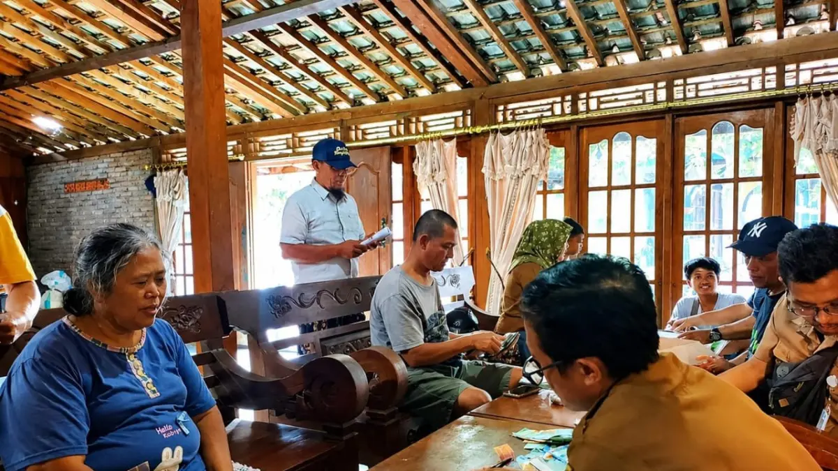 LAYANAN: Kelurahan Kuripan Kecamatan Purwodadi saat melangsungkan Pos Keliling di 23 RW.