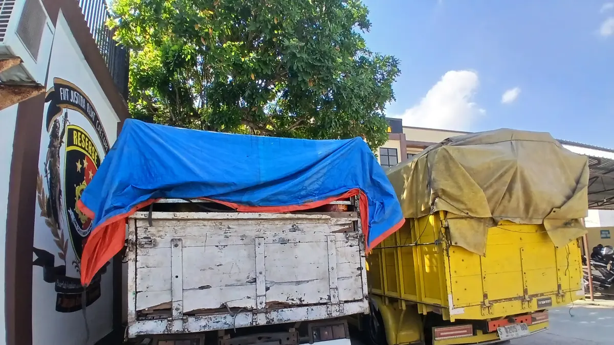 Polres Blora menyita dua truk bermuatan gas elpiji subsidi diduga lakukan pengoplosan. (EKO S/RADAR PATI)