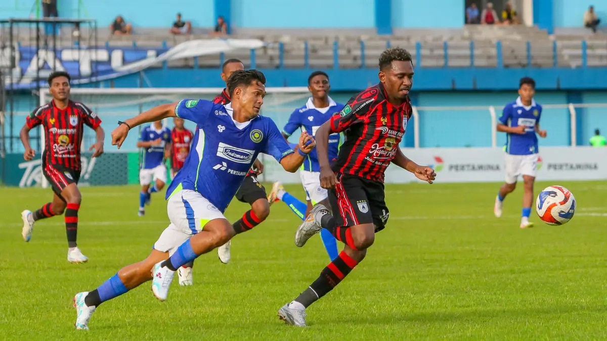 SEGERA BENTUK TIM: Striker Imam Bagus saat membela Persiku Kudus musim lalu. (GALIH ERLAMBANG W/RADAR PATI)