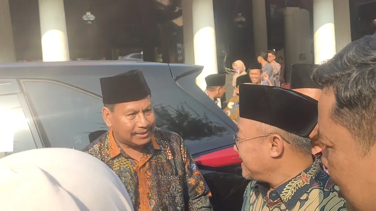 
DIPERJUANGKAN: Bupati Rembang, Harno bertemu Kemendikdasmen, Abdul Mu’ti, salah satunya memperjuangkan nasib GTT. (WISNU AJI/RADAR PATI)
